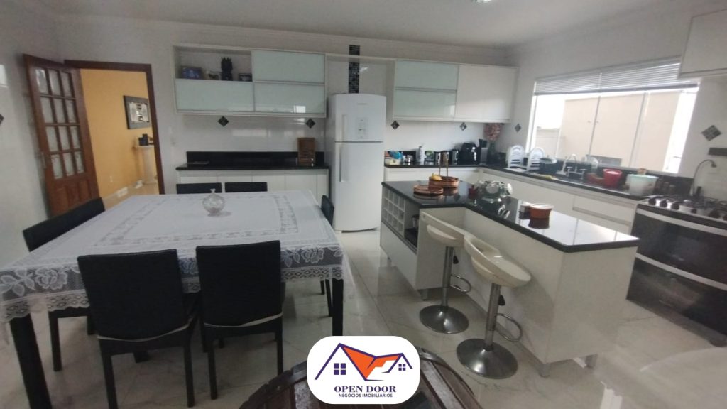 Luxuosa casa no Condomínio Spina Ville – Juiz de Fora – MG