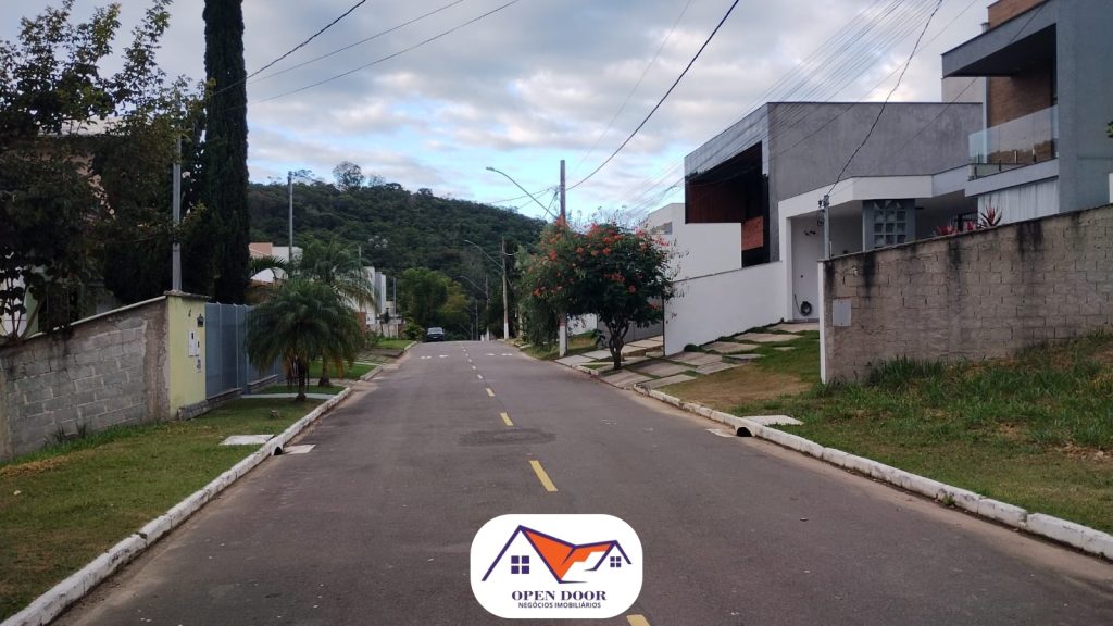 Linda casa no condomínio Nova Gramado – Juiz de Fora – MG